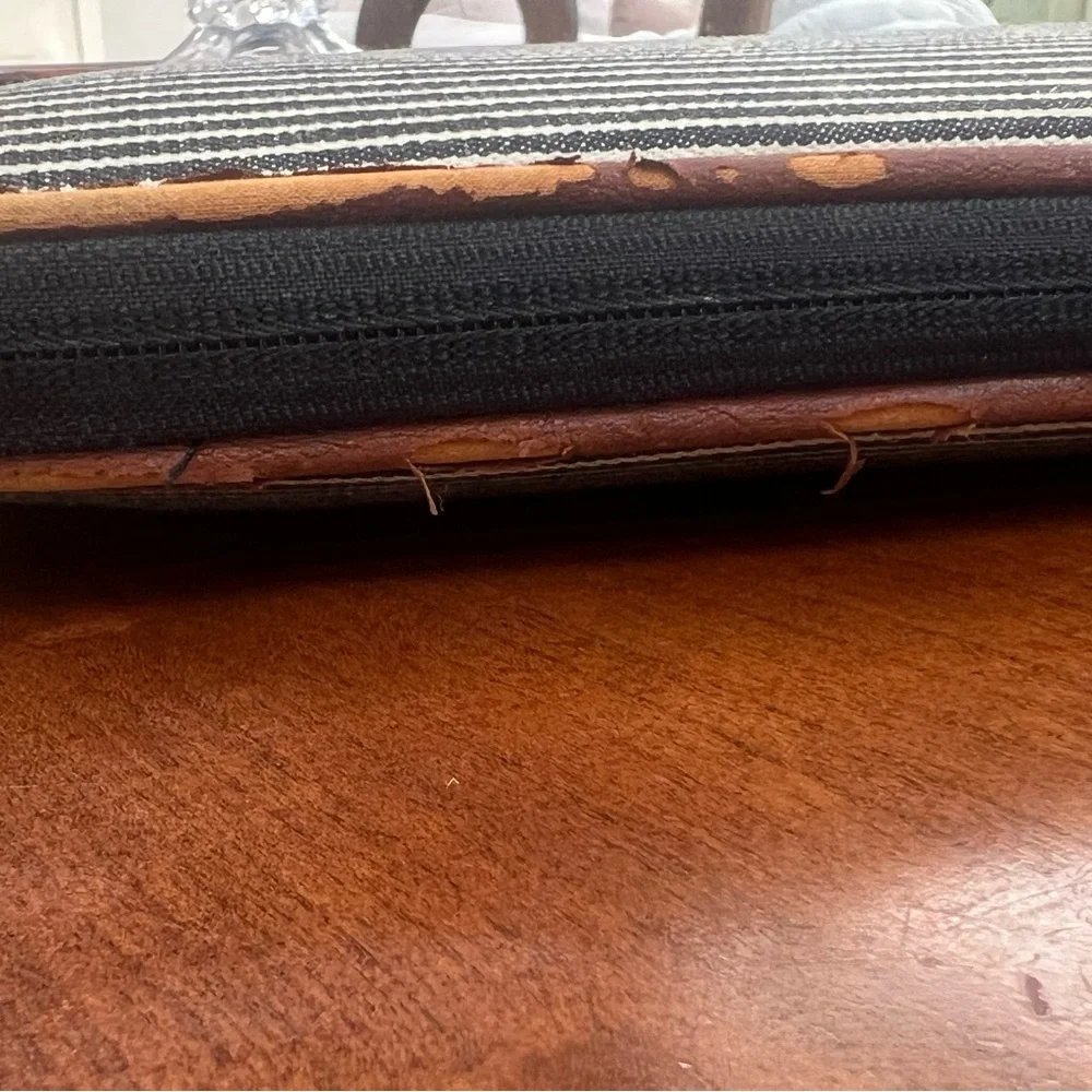 Laptop sleeve